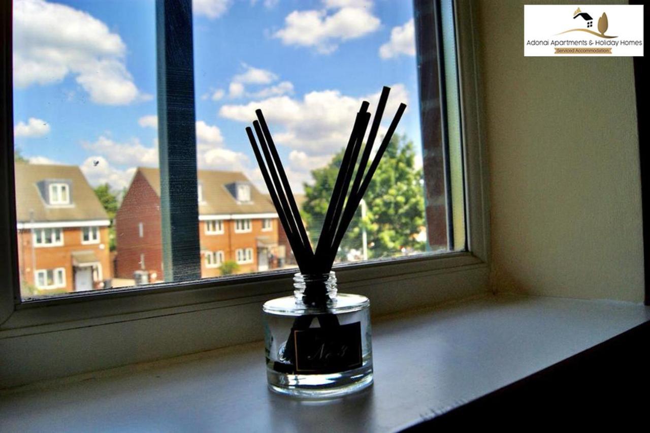 2 Bedroom Apartment At Dagenham , Adonai Serviced Accommodation, Free Wifi And Parking Buitenkant foto
